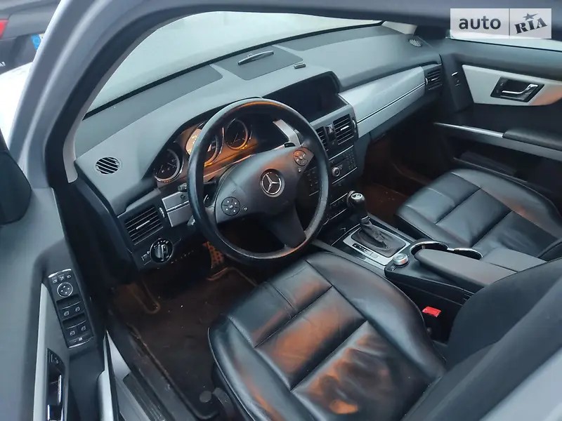 Mercedes-Benz GLK-Class 2009 рік.