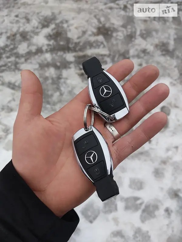 Mercedes-Benz GLK-Class 2009 рік.