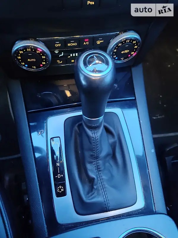 Mercedes-Benz GLK-Class 2009 рік.